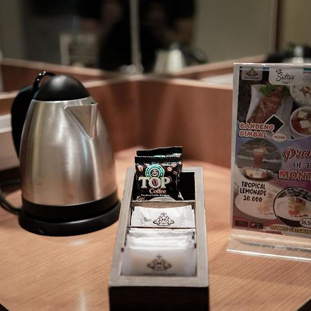 Crown Victoria Hotel Tulungagung Eksteriør bilde