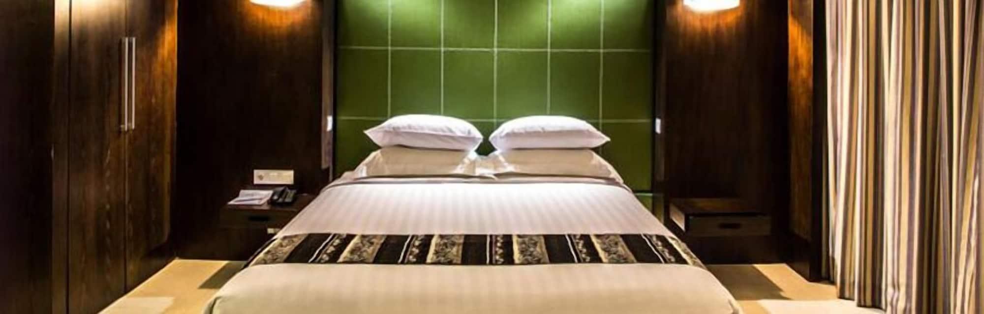 Crown Victoria Hotel Tulungagung Eksteriør bilde