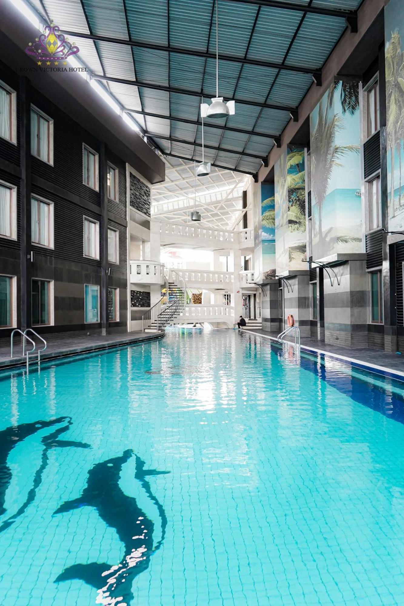 Crown Victoria Hotel Tulungagung Eksteriør bilde