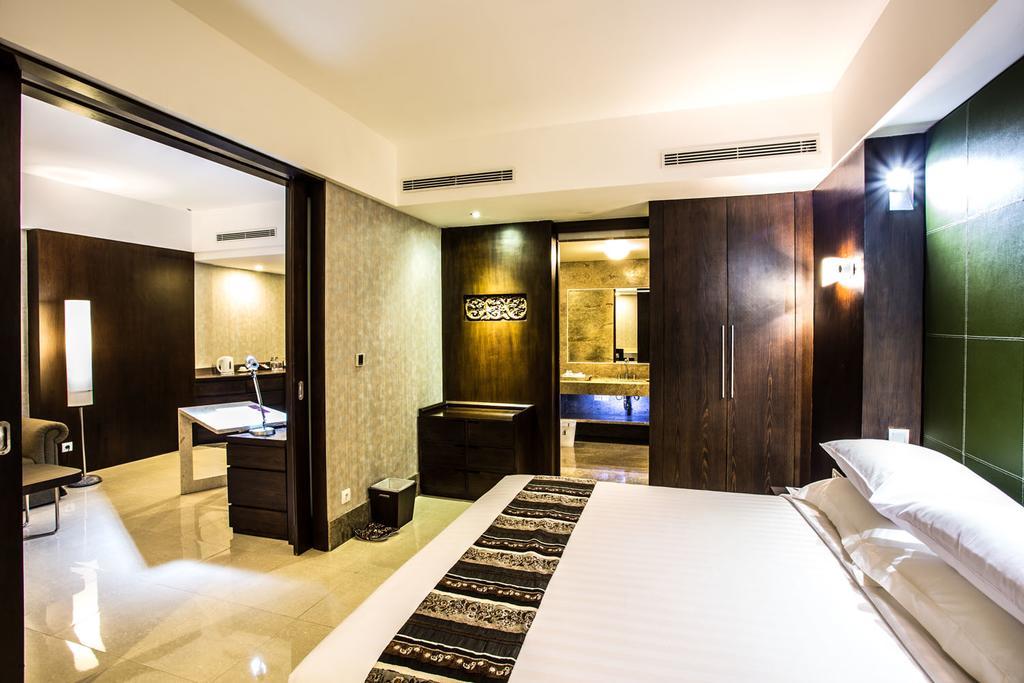 Crown Victoria Hotel Tulungagung Eksteriør bilde